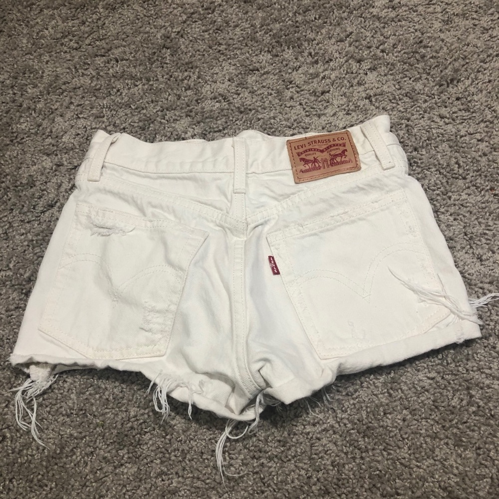 Levi jean shorts - Picture 3 of 4